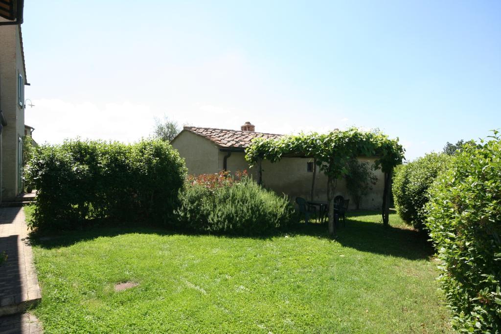 Podere Il Pino Poggibonsi Szoba fotó
